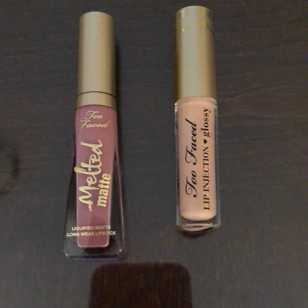 Too Faced Lip set
